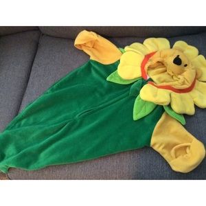 Winnie the Pooh- 0-3 month baby outfit ❤️